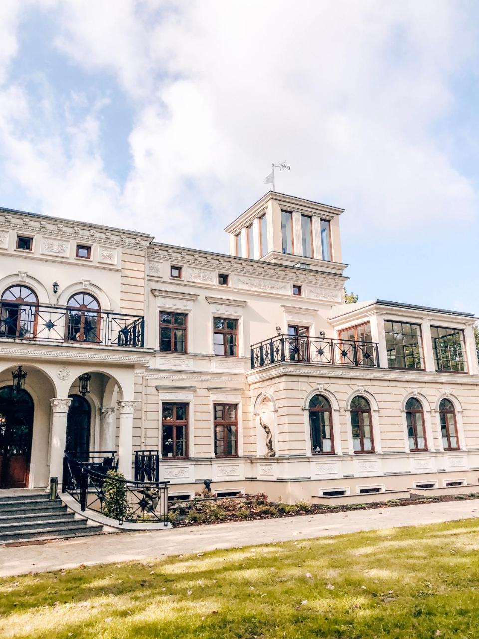Palac Wierzbiczany Gniewkowo Luaran gambar